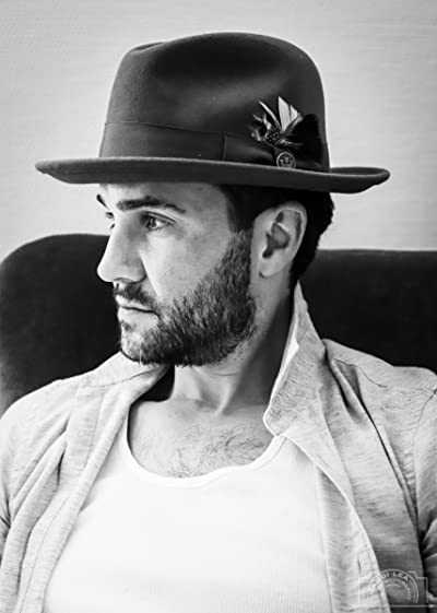 Gil McKinney